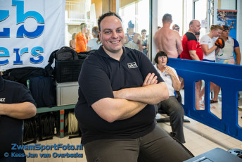 _KJ90494_20251122_112812